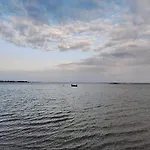5 Person In *